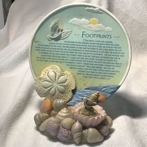 Footprints seashells tabletop decor